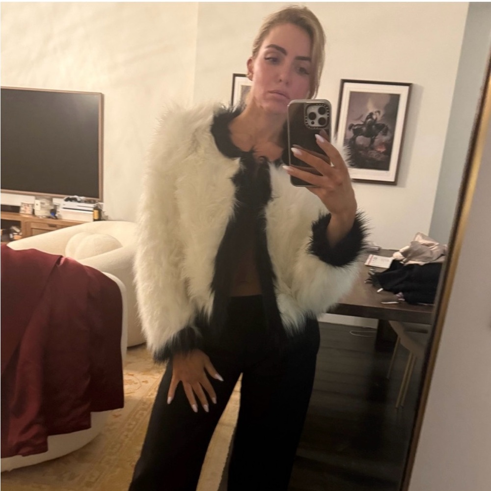 SAINT LAURENT CROPPED CRUELLA JACKET SIZE 38 NEVER WORN Faux Fur Jacket B/w